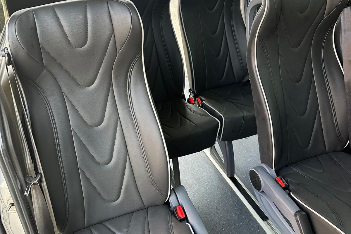 Minibus, intérieur